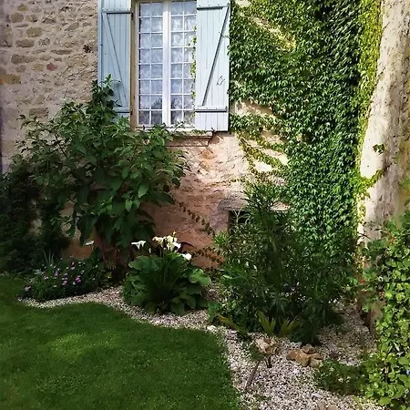 Rue Du Chateau 3*