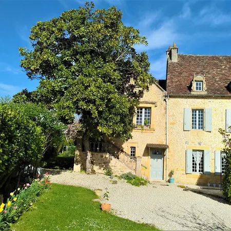 Rue Du Chateau Bed & Breakfast 3*