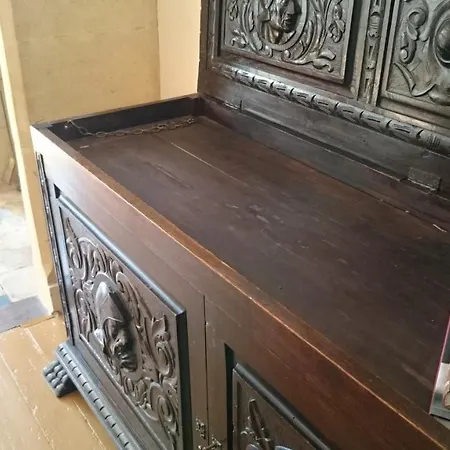 Rue Du Chateau Bed & Breakfast