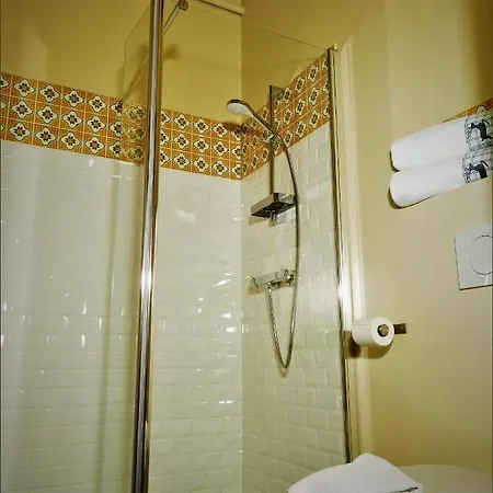 Rue Du Chateau Bed & Breakfast