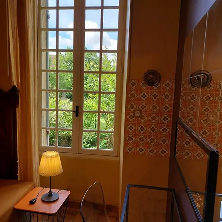 Rue Du Chateau Bed & Breakfast