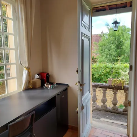 Rue Du Chateau Bed & Breakfast *