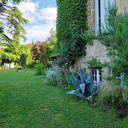 Rue Du Chateau