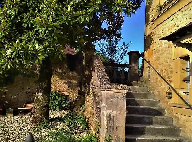 Rue Du Chateau Bed & Breakfast