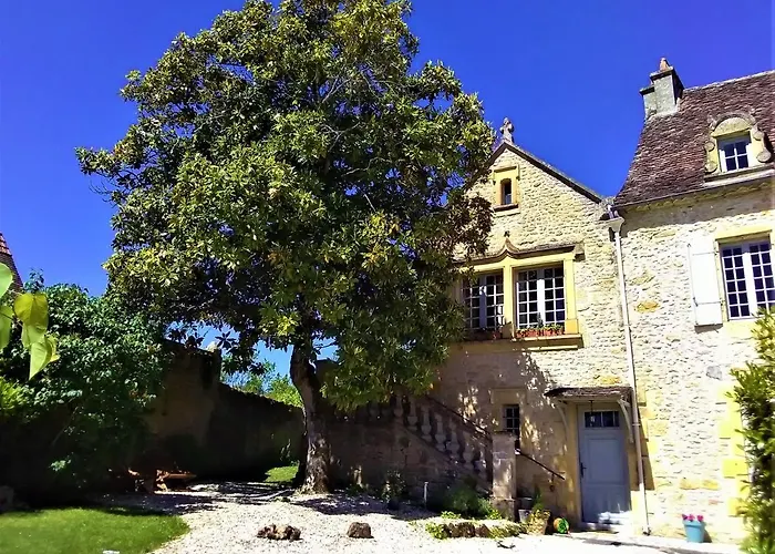 Rue Du Chateau Bed & Breakfast